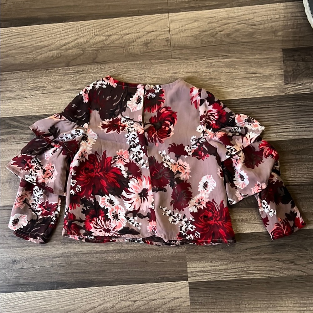 Floral Ruffle Sleeve Blouse - Picture 2 of 2